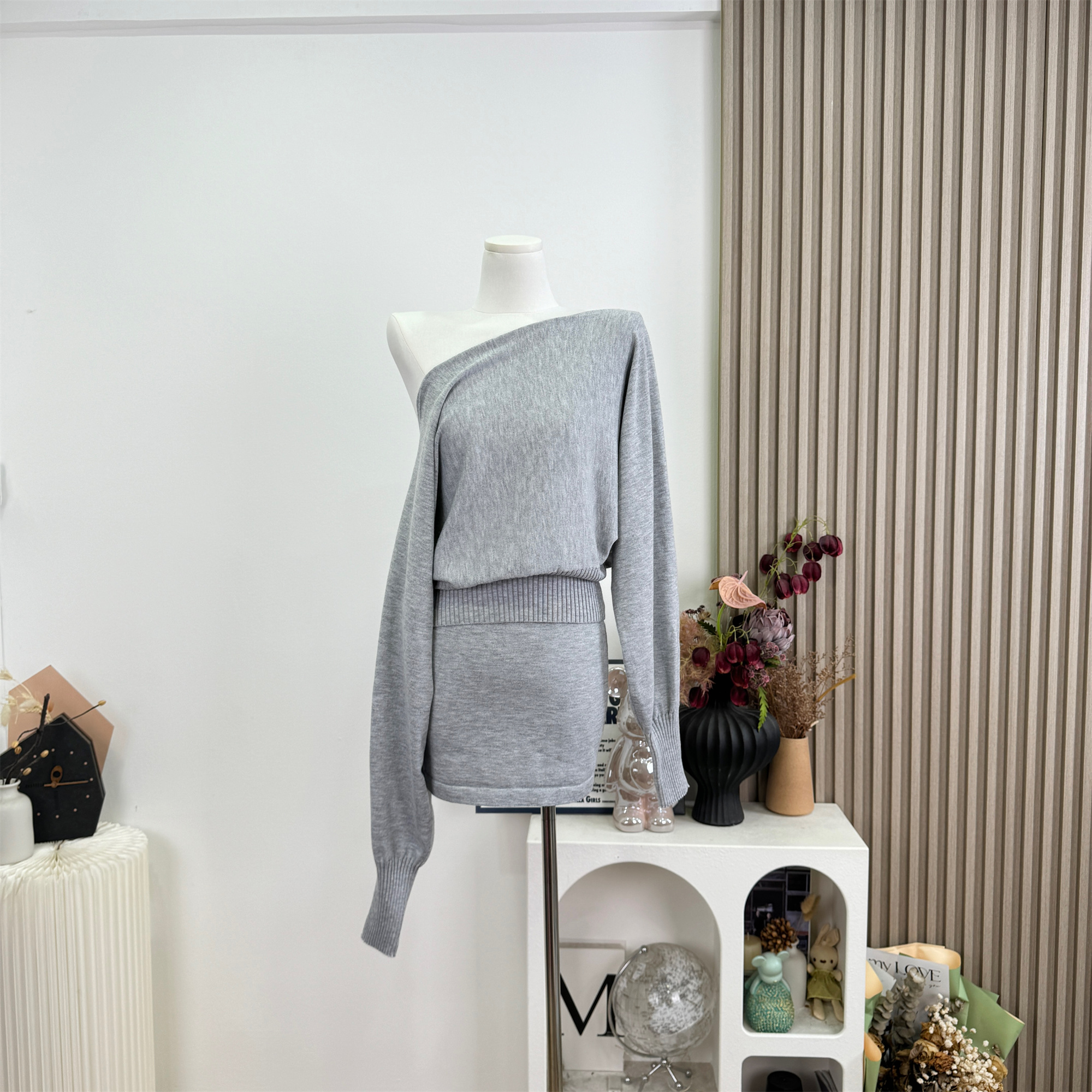 Cher Luna Gray Knit Two-Piece Set for Women Autumn Relaxed Off-Shoulder Top and Skirt