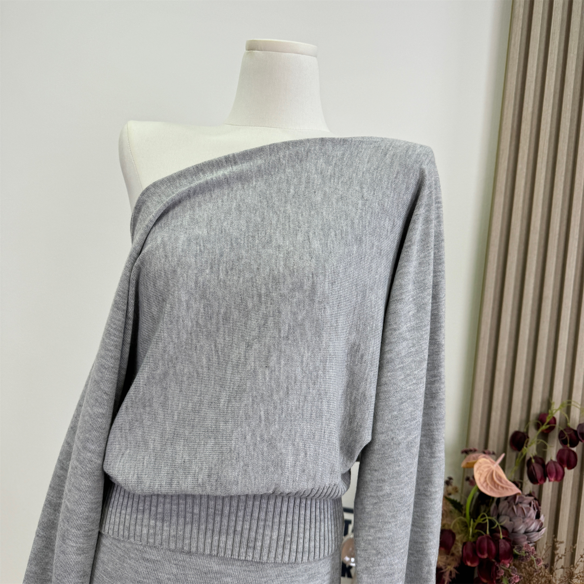 Cher Luna Gray Knit Two-Piece Set for Women Autumn Relaxed Off-Shoulder Top and Skirt