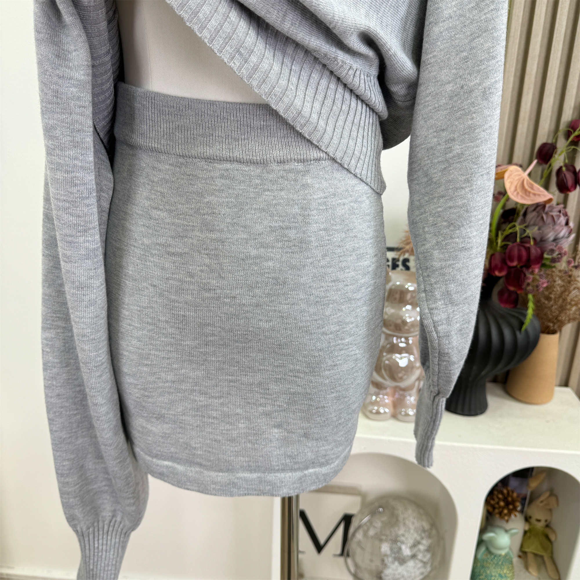 Cher Luna Gray Knit Two-Piece Set for Women Autumn Relaxed Off-Shoulder Top and Skirt