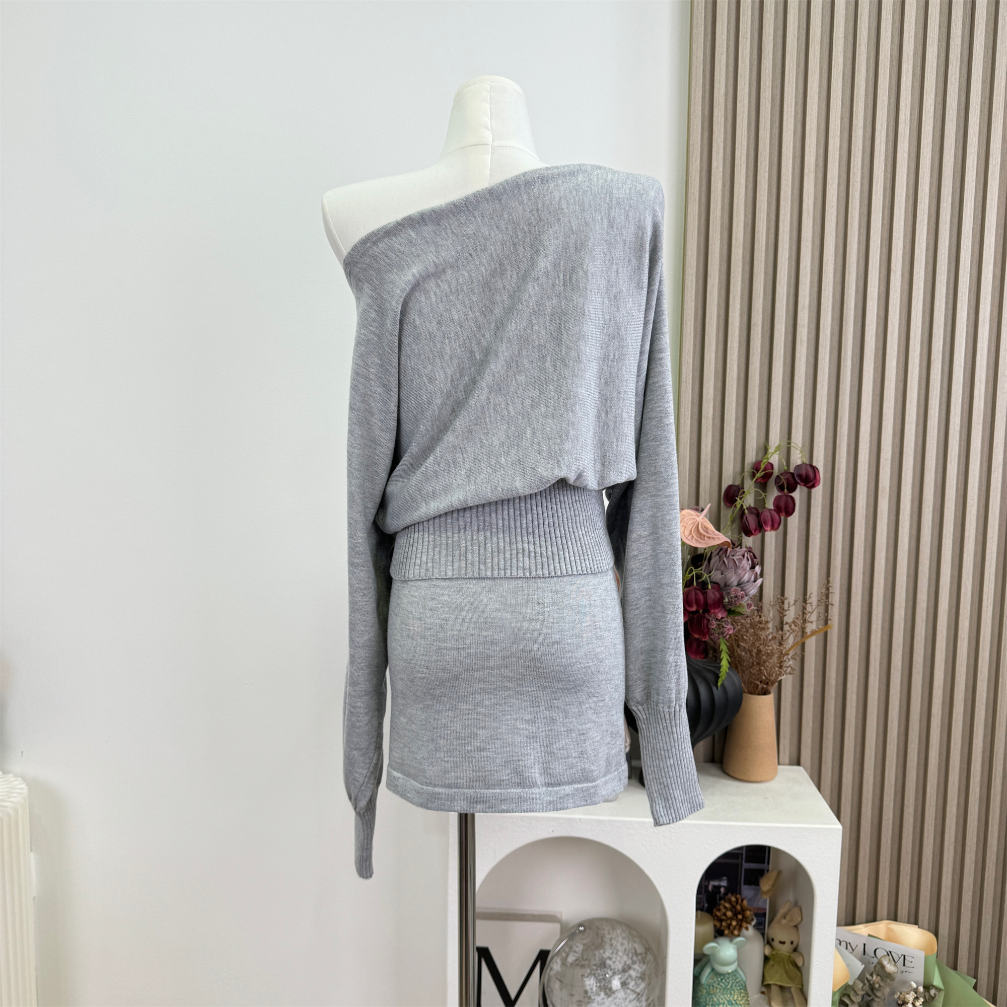 Cher Luna Gray Knit Two-Piece Set for Women Autumn Relaxed Off-Shoulder Top and Skirt