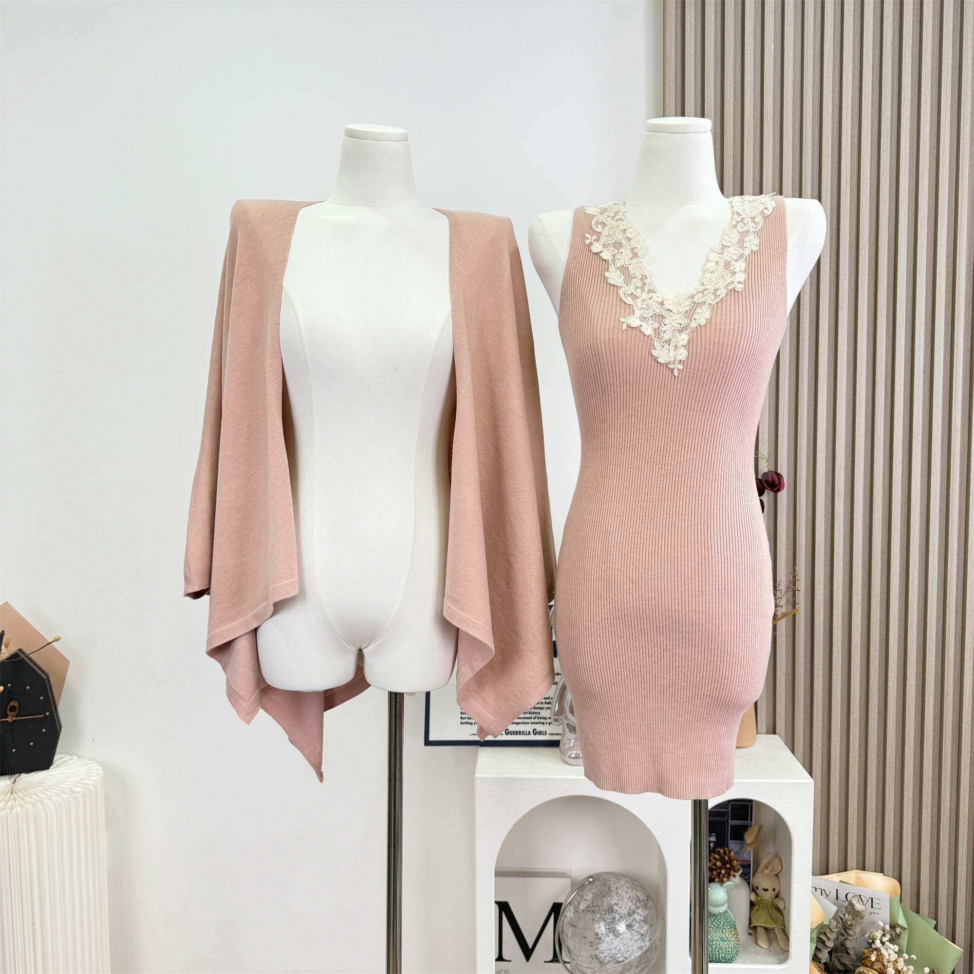 Hotdog Spicy Love Letter Two-Color Lace V-Neck Dress Elegant Knit Set for Women