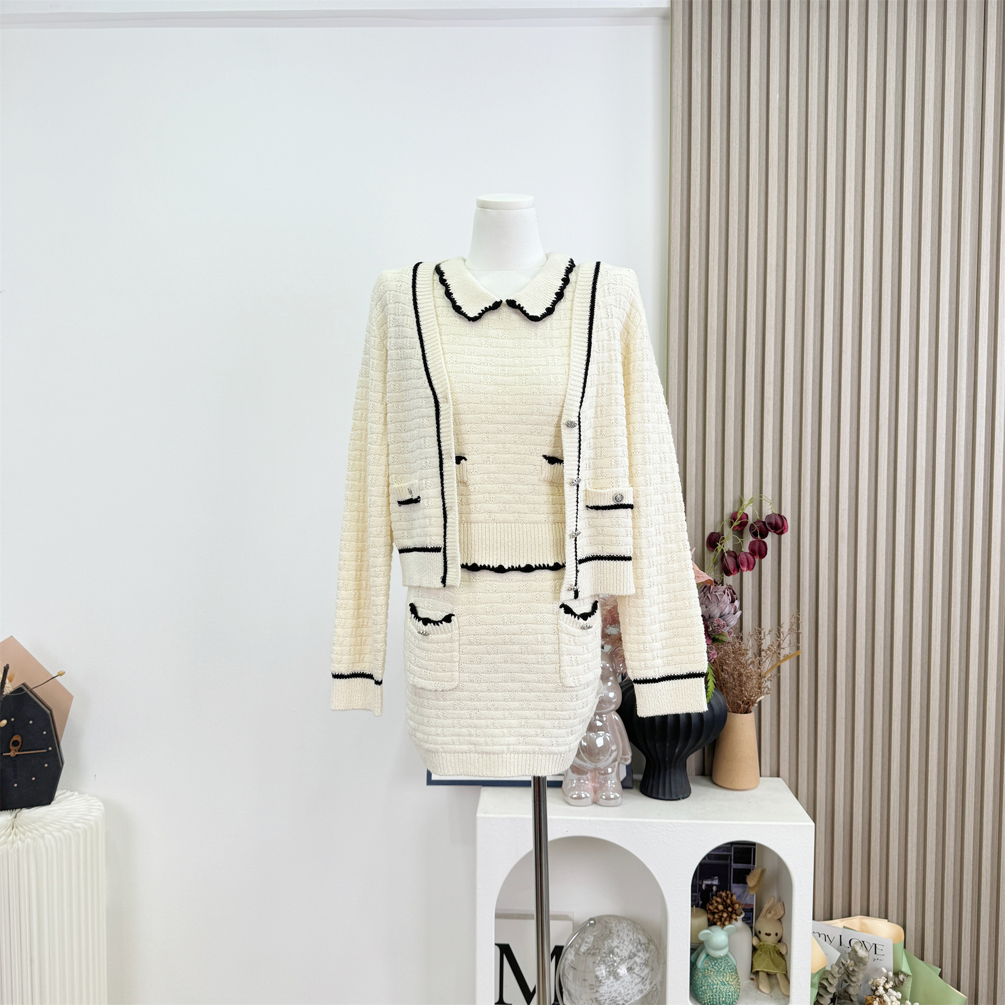 Chiarazz Woven V-Neck Knit Vest Cardigan and Contrast Skirt Three-Piece Set