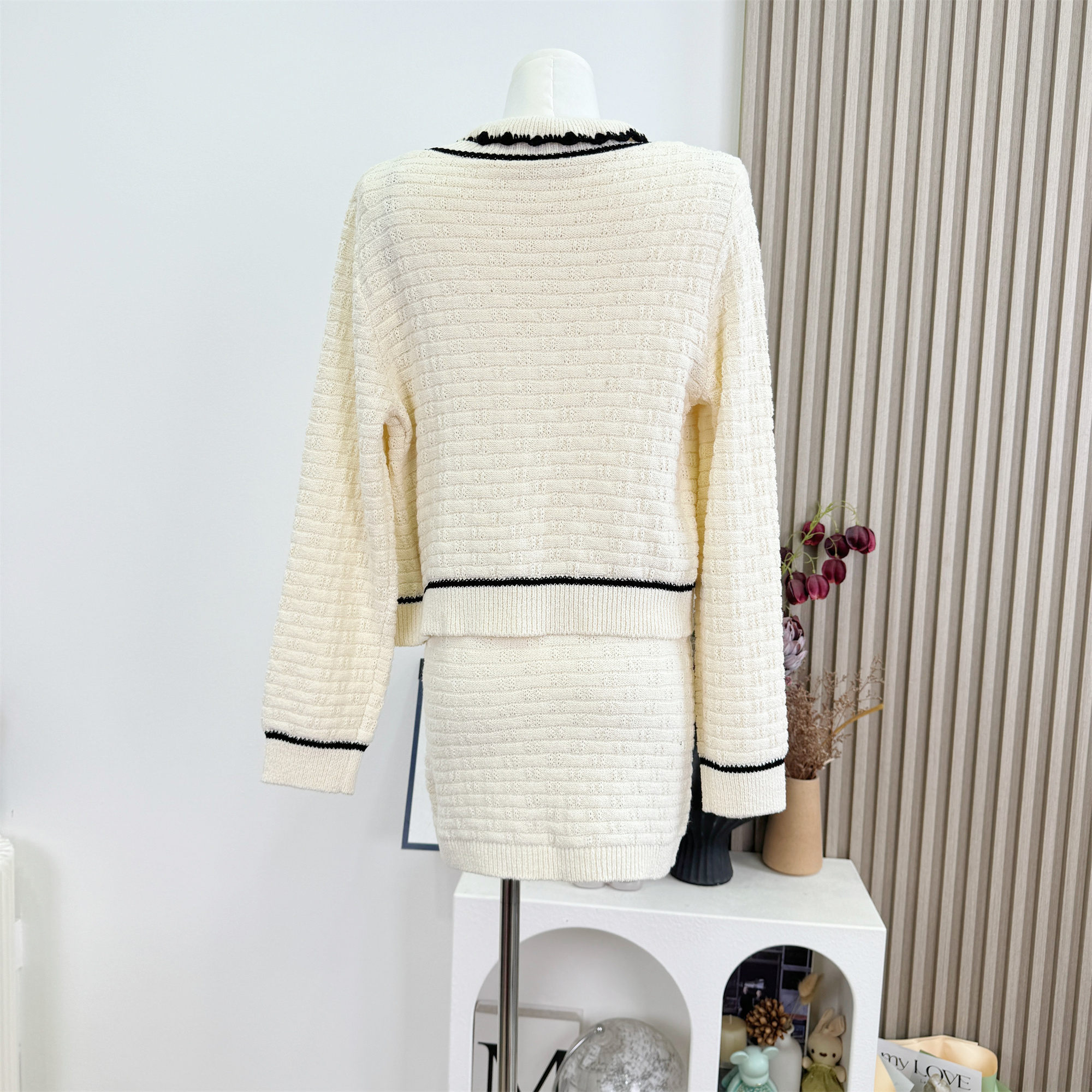 Chiarazz Woven V-Neck Knit Vest Cardigan and Contrast Skirt Three-Piece Set