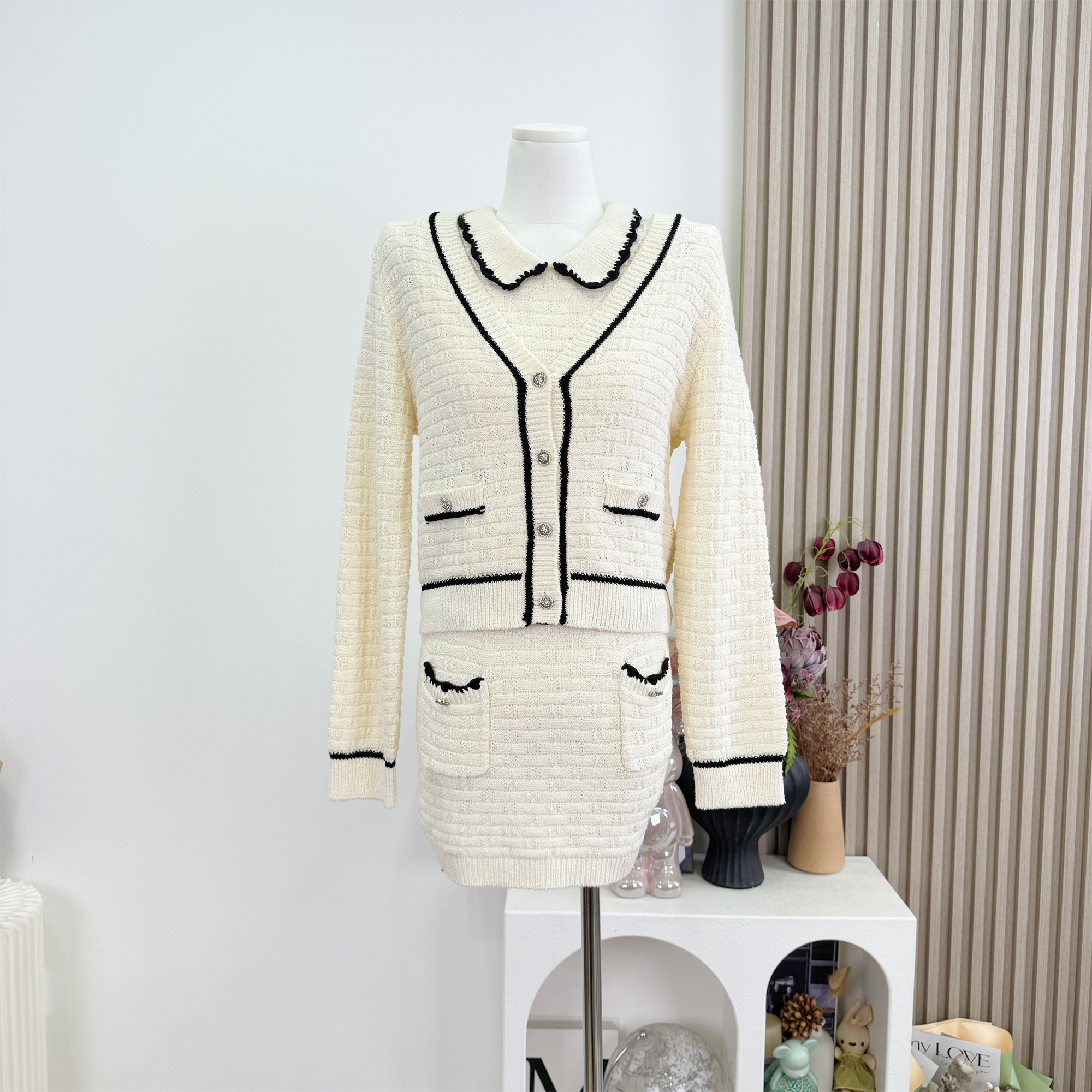 Chiarazz Woven V-Neck Knit Vest Cardigan and Contrast Skirt Three-Piece Set