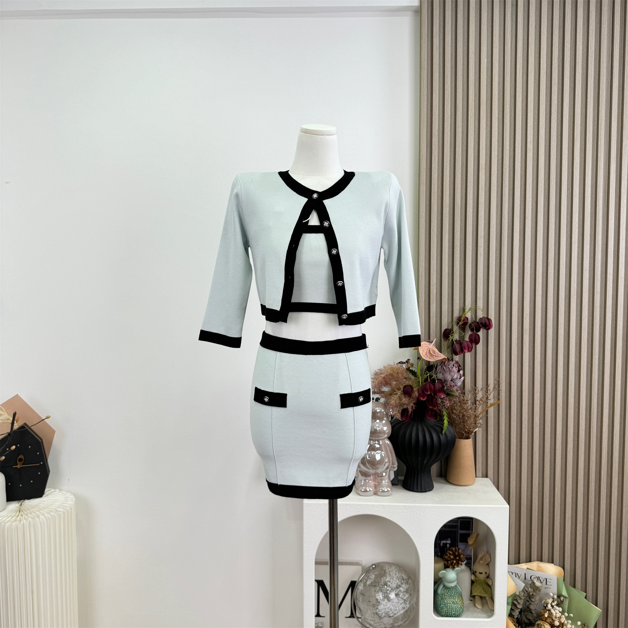 Custom Ruoyu Su Li Art Student Three-Piece Knit Set: Seven-Sleeve Cardigan, Camisole, and Skirt