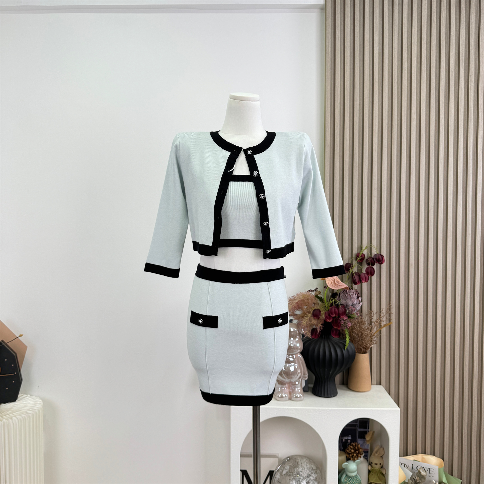 Custom Ruoyu Su Li Art Student Three-Piece Knit Set: Seven-Sleeve Cardigan, Camisole, and Skirt